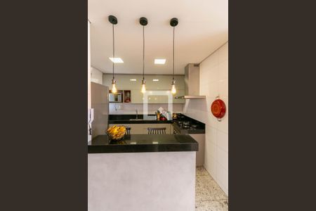 Apartamento à venda com 200m², 3 quartos e 4 vagas Apartamento à venda com 200m², 3 quartos e 4 vagasCozinha e Área de Serviço