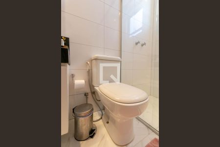 Apartamento à venda com 200m², 3 quartos e 4 vagas Apartamento à venda com 200m², 3 quartos e 4 vagasBanheiro da Suíte