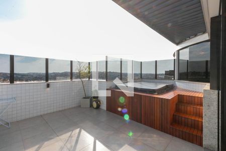 Apartamento à venda com 200m², 3 quartos e 4 vagas Apartamento à venda com 200m², 3 quartos e 4 vagasCobertura