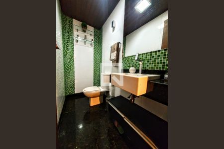 Banheiro de apartamento à venda com 3 quartos, 190m² em Sagrada Família, Belo Horizonte