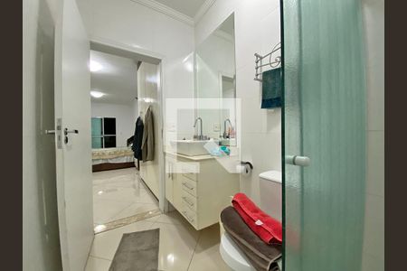 Casa à venda com 350m², 4 quartos e 4 vagasBanheiro da Suíte 1