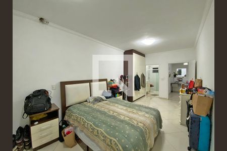 Casa à venda com 350m², 4 quartos e 4 vagassuíte 1