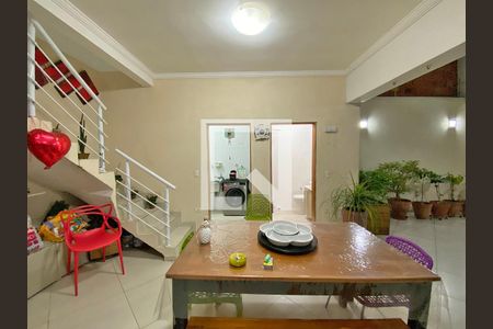 Casa à venda com 350m², 4 quartos e 4 vagasChurraqueira