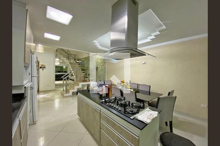 Casa à venda com 350m², 4 quartos e 4 vagasCozinha