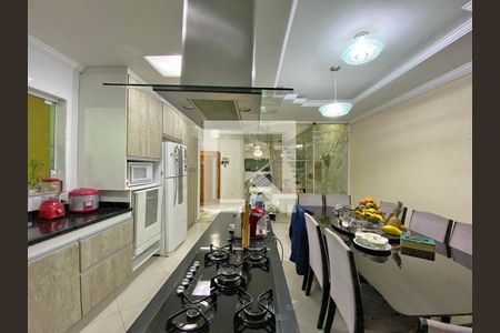 Casa à venda com 350m², 4 quartos e 4 vagasCozinha