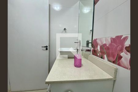 Casa à venda com 350m², 4 quartos e 4 vagasBanheiro da Suíte 4