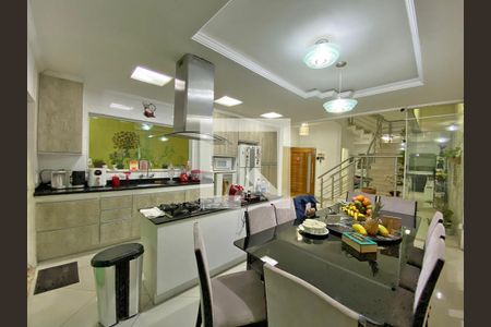 Casa à venda com 350m², 4 quartos e 4 vagasCozinha