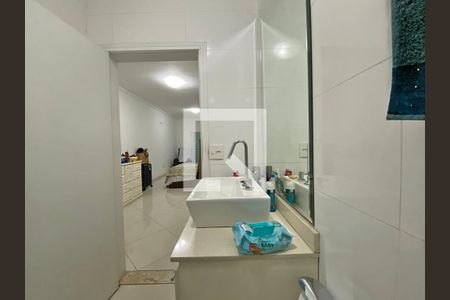 Casa à venda com 350m², 4 quartos e 4 vagasBanheiro da Suíte 1