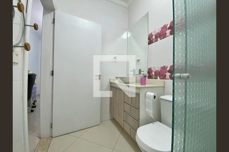 Casa à venda com 350m², 4 quartos e 4 vagasBanheiro da Suíte 4