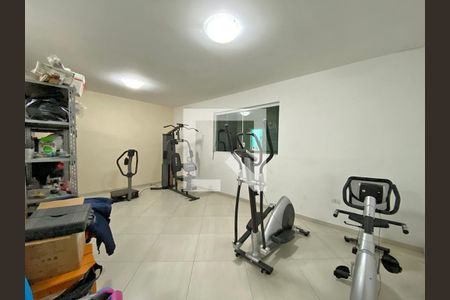 Casa à venda com 350m², 4 quartos e 4 vagasAcademia