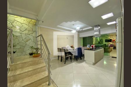 Casa à venda com 350m², 4 quartos e 4 vagasCozinha