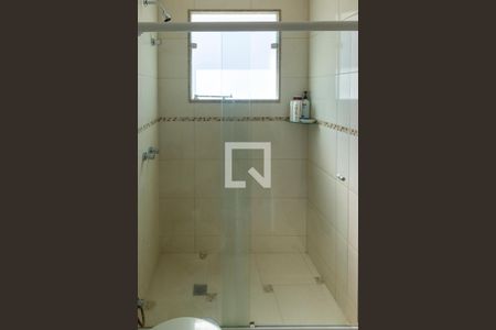 Casa à venda com 450m², 4 quartos e 4 vagasBanheiro Suite 2