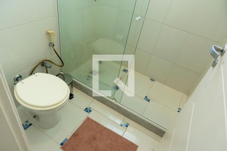 Casa à venda com 450m², 4 quartos e 4 vagasBanheiro Suite 3 e 4