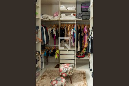 Casa à venda com 450m², 4 quartos e 4 vagasCloset da suíte 1