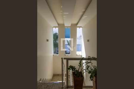 Casa à venda com 450m², 4 quartos e 4 vagasEscada