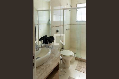 Casa à venda com 450m², 4 quartos e 4 vagasBanheiro Suite 2