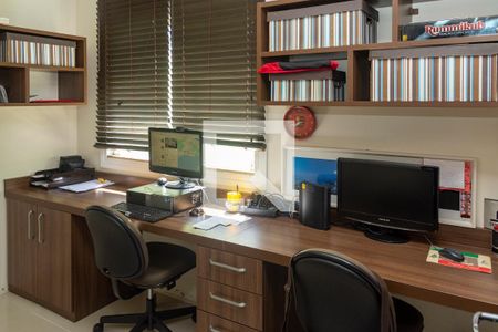 Casa à venda com 450m², 4 quartos e 4 vagasEscritório