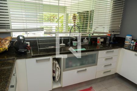 Casa à venda com 450m², 4 quartos e 4 vagasCozinha - Armários