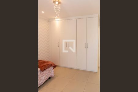 Casa à venda com 450m², 4 quartos e 4 vagasQuarto Suite 4