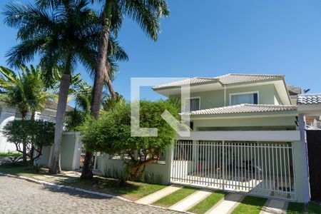 Casa à venda com 450m², 4 quartos e 4 vagasFachada