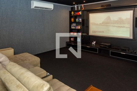 Casa à venda com 450m², 4 quartos e 4 vagasSala de TV