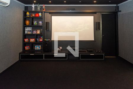 Casa à venda com 450m², 4 quartos e 4 vagasSala de TV