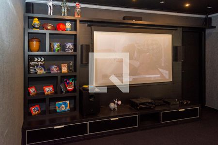 Casa à venda com 450m², 4 quartos e 4 vagasSala de TV