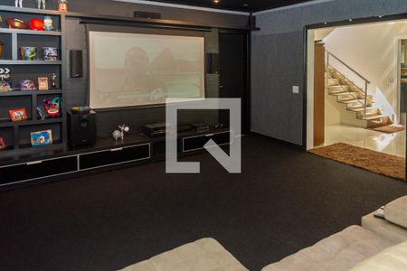 Casa à venda com 450m², 4 quartos e 4 vagasSala de TV