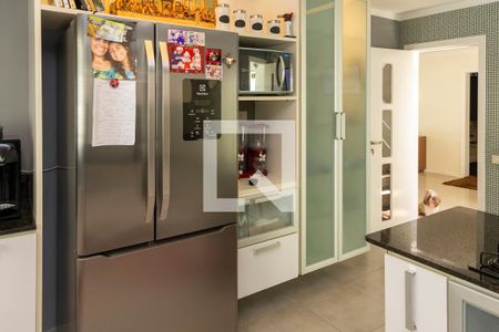 Casa à venda com 450m², 4 quartos e 4 vagasCozinha - Armários