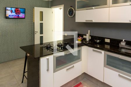 Casa à venda com 450m², 4 quartos e 4 vagasCozinha - Armários