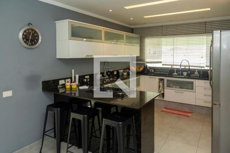 Casa à venda com 450m², 4 quartos e 4 vagasCozinha - Armários