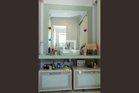 Casa à venda com 450m², 4 quartos e 4 vagasBanheiro Suite 3 e 4