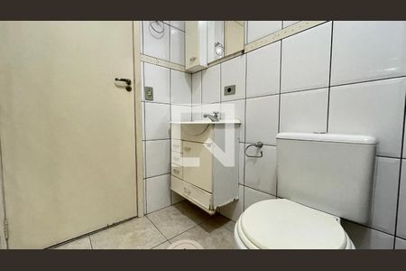 Banheiro de casa para alugar com 1 quarto, 56m² em Vila Augusta, Guarulhos