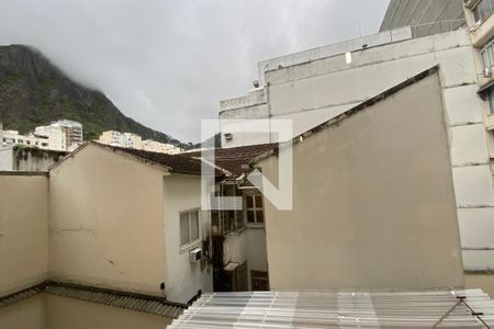 Vista Sala e Quartos de apartamento à venda com 2 quartos, 99m² em Copacabana, Rio de Janeiro