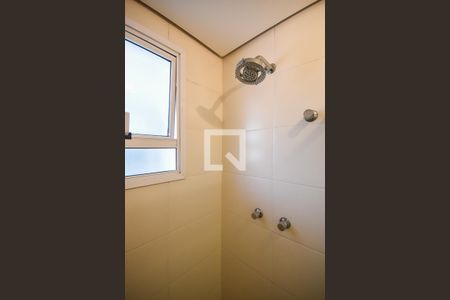 Apartamento para alugar com 81m², 2 quartos e 2 vagasChuveiro do banheiro da suíte 1 