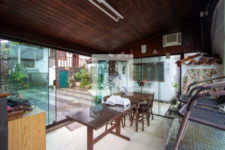 Casa de condomínio à venda com 410m², 7 quartos e 3 vagasÁrea gourmet
