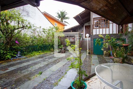 Casa de condomínio à venda com 410m², 7 quartos e 3 vagasQuintal