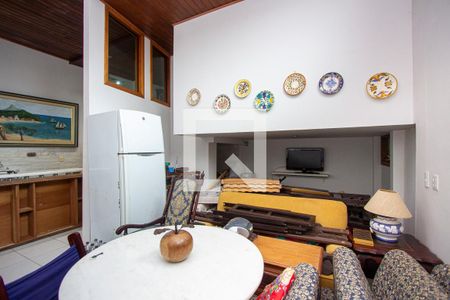 Casa de condomínio à venda com 410m², 7 quartos e 3 vagasSala 2