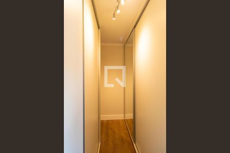 Apartamento à venda com 90m², 2 quartos e 1 vaga Apartamento à venda com 90m², 2 quartos e 1 vagaCloset