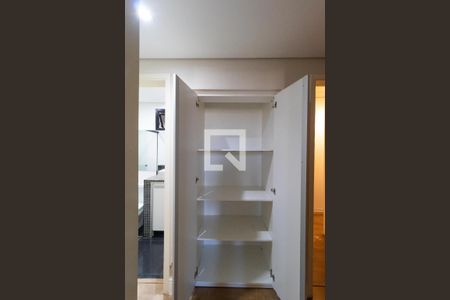 Apartamento à venda com 90m², 2 quartos e 1 vaga Apartamento à venda com 90m², 2 quartos e 1 vagaCorredor - Armário