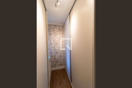 Apartamento à venda com 90m², 2 quartos e 1 vaga Apartamento à venda com 90m², 2 quartos e 1 vagaCloset