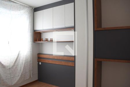 Quarto 1 de apartamento para alugar com 2 quartos, 49m² em Campo Comprido, Curitiba