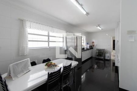 Casa à venda com 250m², 4 quartos e 4 vagas Casa à venda com 250m², 4 quartos e 4 vagasCozinha