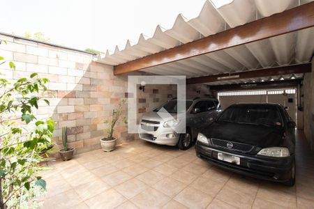 Casa à venda com 250m², 4 quartos e 4 vagas Casa à venda com 250m², 4 quartos e 4 vagasGaragem