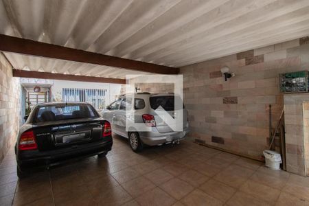 Casa à venda com 250m², 4 quartos e 4 vagas Casa à venda com 250m², 4 quartos e 4 vagasGaragem