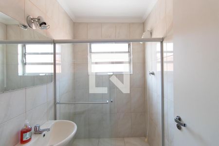 Casa à venda com 250m², 4 quartos e 4 vagas Casa à venda com 250m², 4 quartos e 4 vagasBanheiro Social