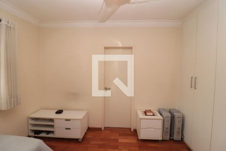 Casa à venda com 184m², 4 quartos e 3 vagasQuarto 2 - Suíte