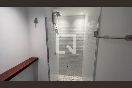 Banheiro de apartamento para alugar com 1 quarto, 31m² em Pinheiros, São Paulo