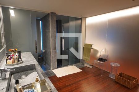 Apartamento para alugar com 230m², 1 quarto e 4 vagasBanheiro 