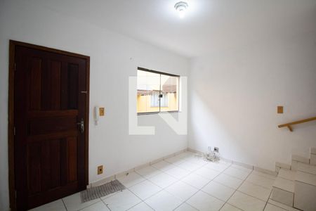 Sala de casa de condomínio à venda com 2 quartos, 60m² em Cidade Líder, São Paulo